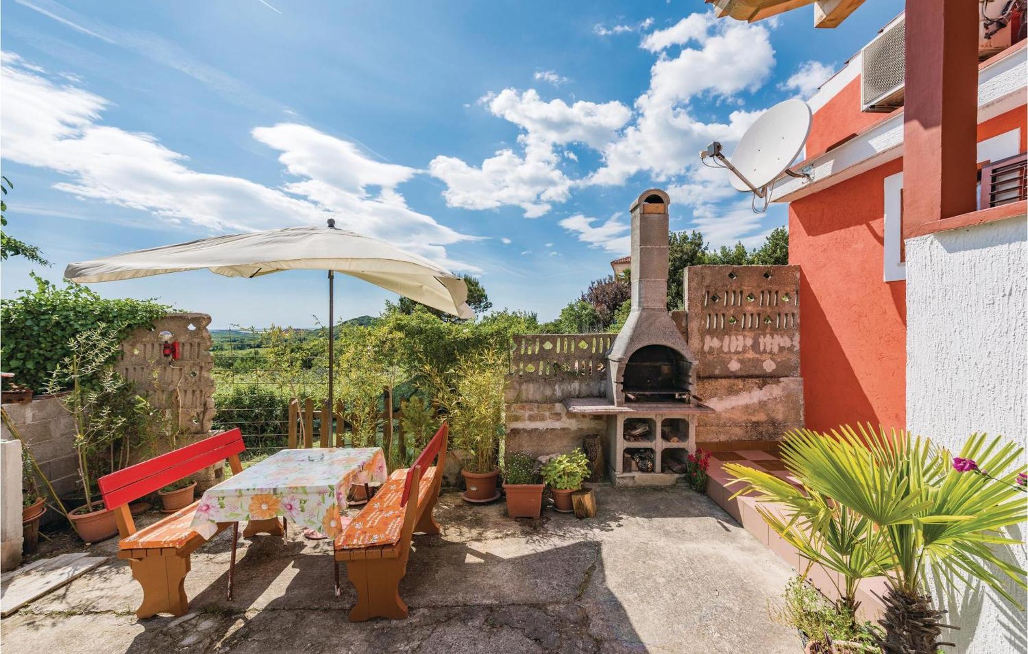 Awesome Home In Porec With House Sea View Eksteriør billede