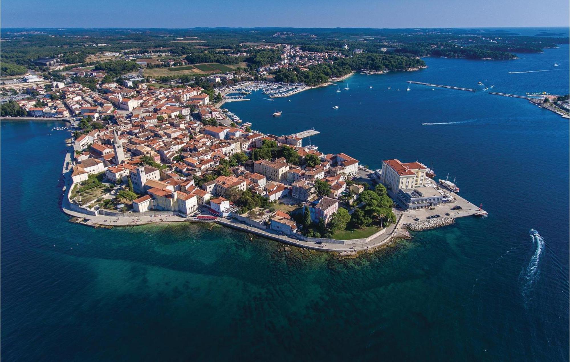 Awesome Home In Porec With House Sea View Eksteriør billede